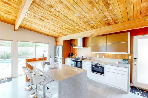 Modern Alexander Pool Home