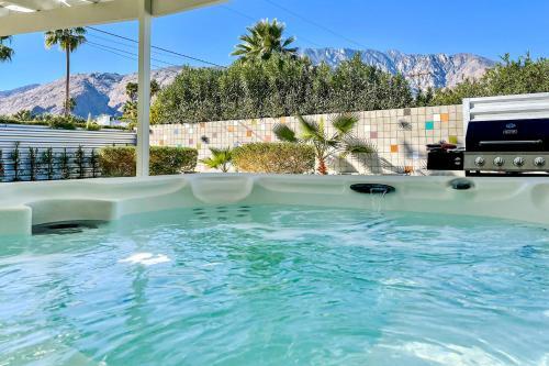 Modern Alexander Pool Home