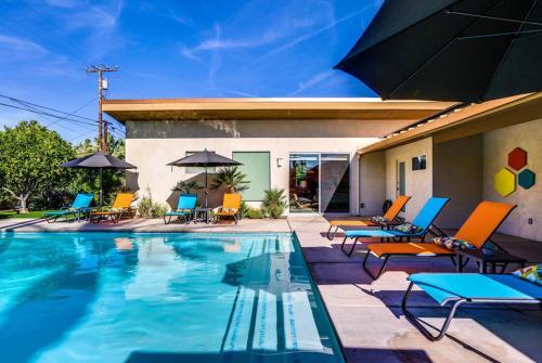 Mid Modern Marvel