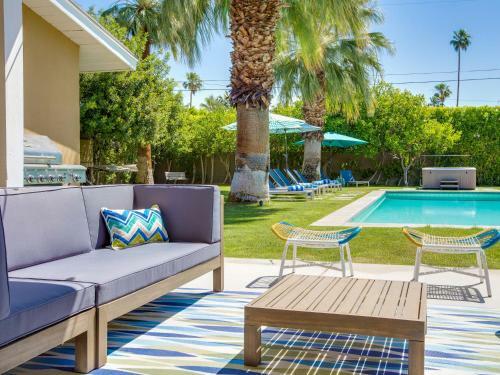 Modern Pura Vida By Oranj Palm