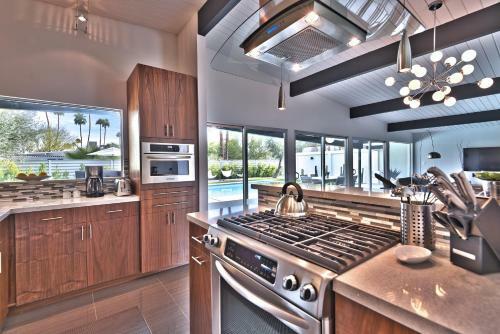 The Aqua House By Oranj Palm