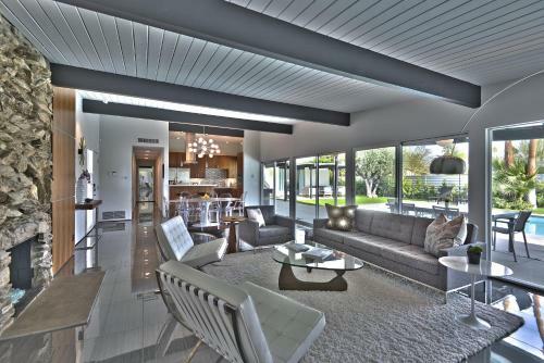 The Aqua House By Oranj Palm