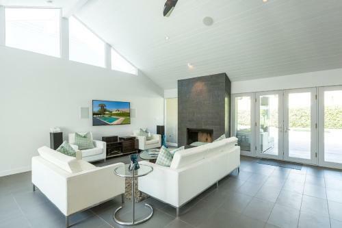 Villa Tranquilo Home