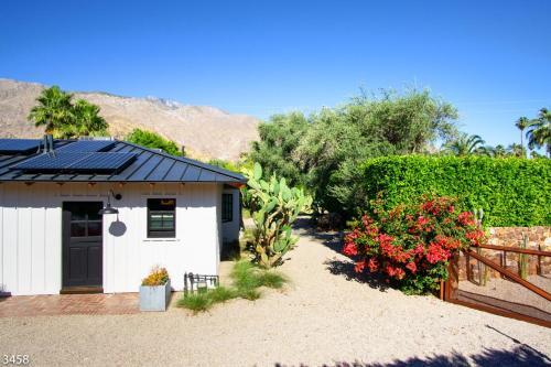 Hinshaw Hideaway