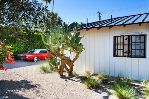 Hinshaw Hideaway