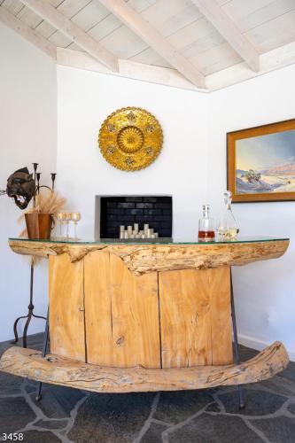 Hinshaw Hideaway