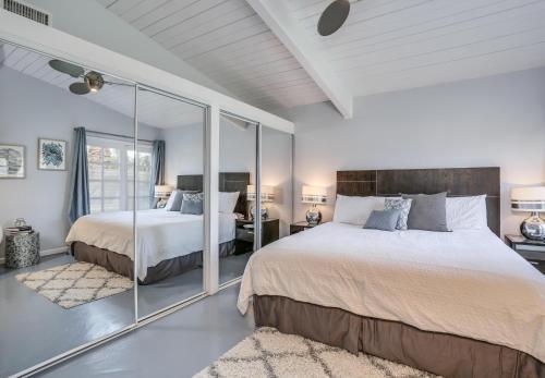 Palm Springs Pool Bungalow