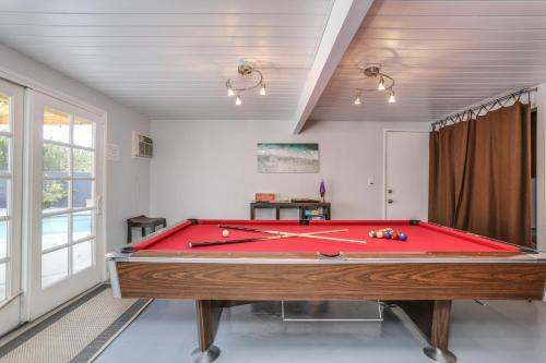 Palm Springs Pool Bungalow