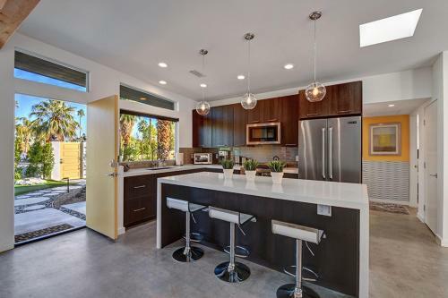 Warm Sands Pool Home With Bocce Ball & Putting Green By Oran