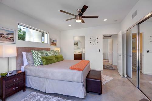 Warm Sands Pool Home With Bocce Ball & Putting Green By Oran