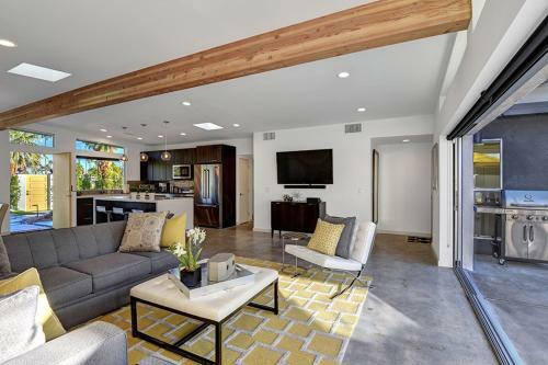 Warm Sands Pool Home With Bocce Ball & Putting Green By Oran