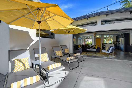 Warm Sands Pool Home With Bocce Ball & Putting Green By Oran