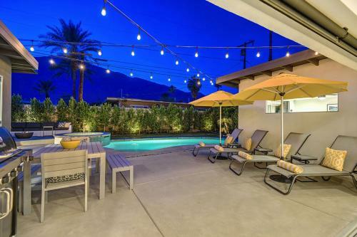 Warm Sands Pool Home With Bocce Ball & Putting Green By Oran