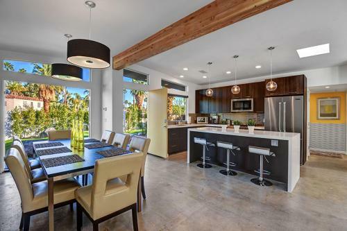 Warm Sands Pool Home With Bocce Ball & Putting Green By Oran