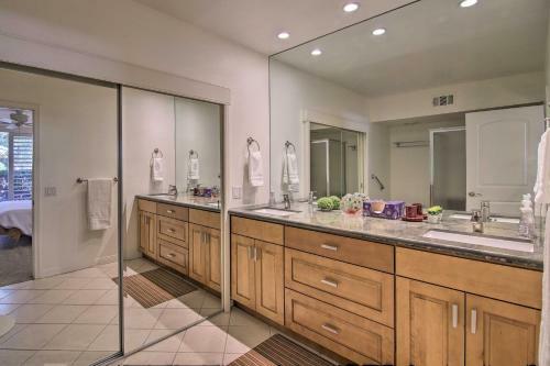 Modern Palm Springs Townhome - Steps To Pool!
