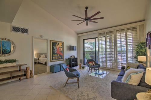 Modern Palm Springs Townhome - Steps To Pool!