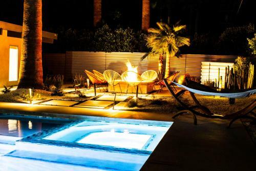 Ultra-luxury Mid-century Alexander, 3 Bed/ 3 Bath