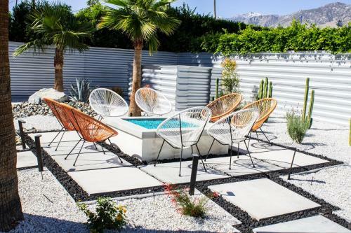 Ultra-luxury Mid-century Alexander, 3 Bed/ 3 Bath
