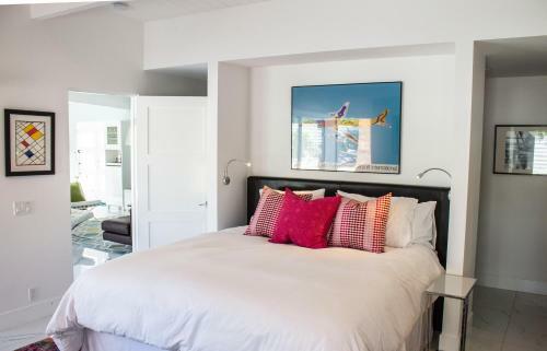 Ultra-luxury Mid-century Alexander, 3 Bed/ 3 Bath