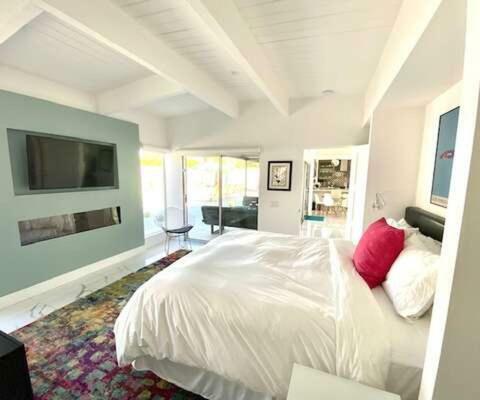 Ultra-luxury Mid-century Alexander, 3 Bed/ 3 Bath