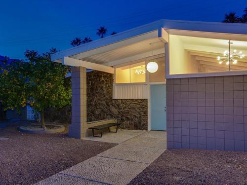 The Arrow Of Twin Palms - Midcentury Alexander