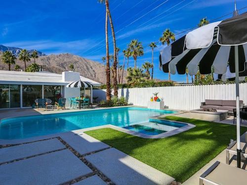 The Arrow Of Twin Palms - Midcentury Alexander