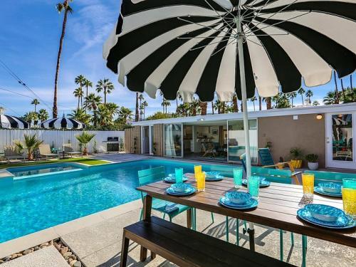 The Arrow Of Twin Palms - Midcentury Alexander