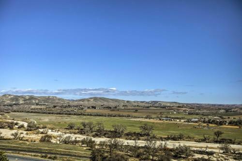 Paso Robles Cottage With Patio Overlooking Vineyards!