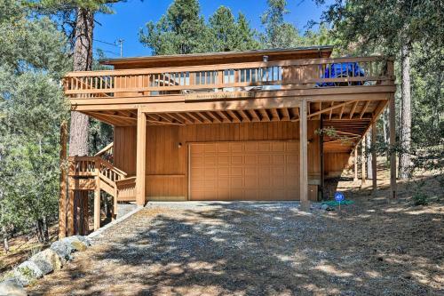 Pine Mountain Club Cottage With Wraparound Deck!