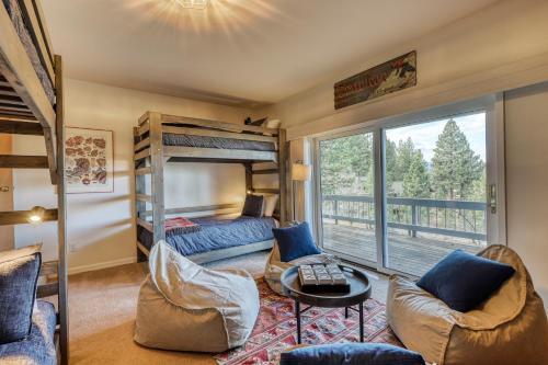 Sleek Hill Haven With Martis Valley Views