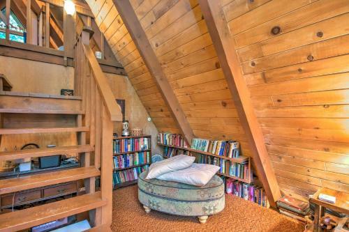 Charming A-frame Cabin About 4 Mi To Jenkinson Lake!