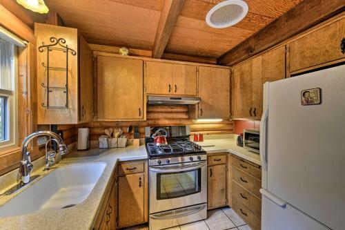 Amber Cabin With Hot Tub, Near Top Vineyards!