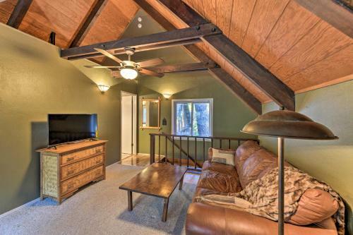 Amber Cabin With Hot Tub, Near Top Vineyards!