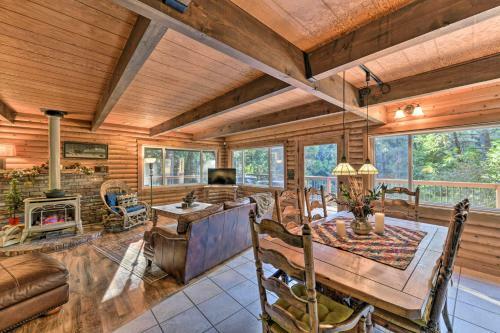 Amber Cabin With Hot Tub, Near Top Vineyards!