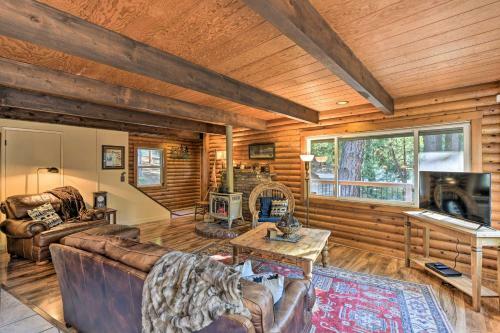 Amber Cabin With Hot Tub, Near Top Vineyards!