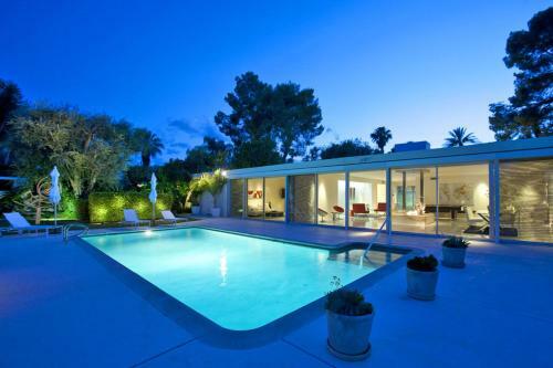 Modern Luxury At Tamarisk