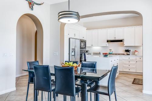 Luxury On The Lake Rancho Mirage
