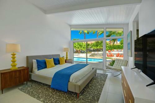 Tres Palmas By Oranj Palm