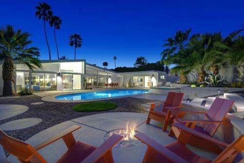 Tres Palmas By Oranj Palm