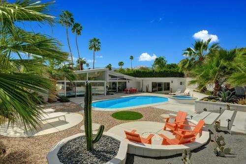 Tres Palmas By Oranj Palm