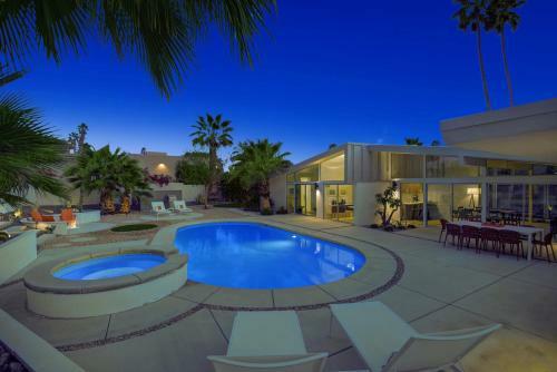 Tres Palmas By Oranj Palm