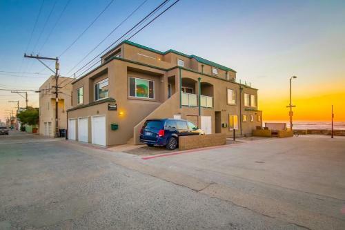 3 Floors Of Ocean Frontage With Private Hot Tub