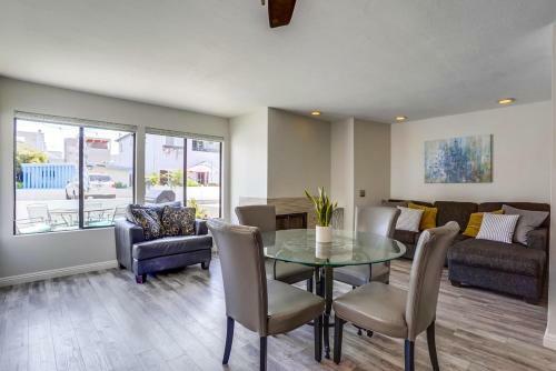 Exclusive Patio, Ac, Dog Ok, 2 Parking