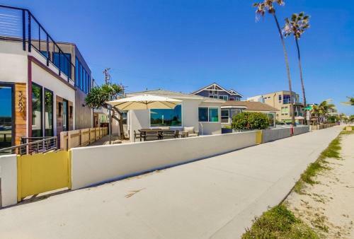 Bay Front, Exclusive Water View Patio, AC