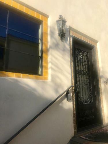 Hostal Spacious Guest House, Pool & Spa, Close To Beach!