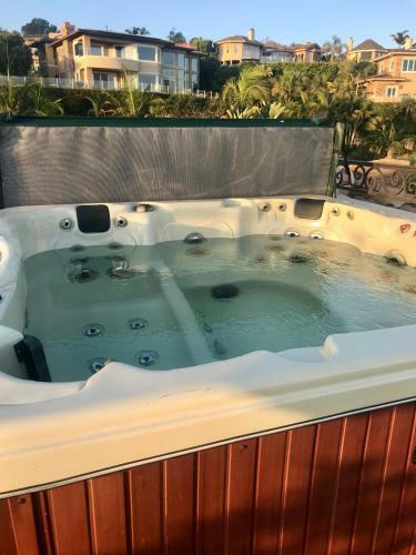 Hostal Spacious Guest House, Pool & Spa, Close To Beach!