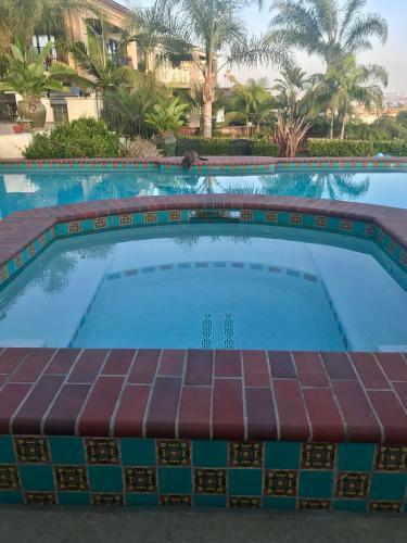 Hostal Spacious Guest House, Pool & Spa, Close To Beach!
