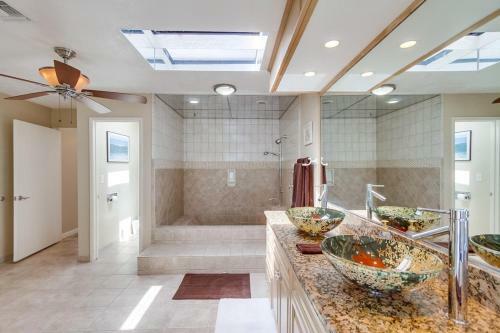 2 Sidexside Townhomes, 4 Patios, Ac, Multi Level
