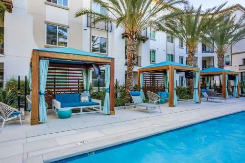 Wanderjaunt - Carmel Valley Apartments