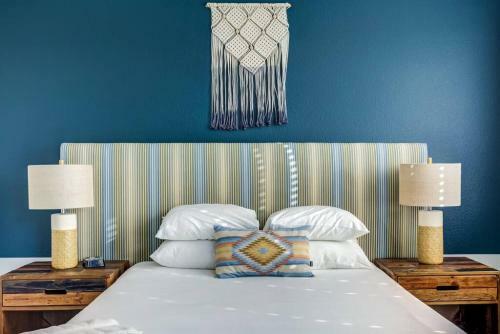 Wanderjaunt - Carmel Valley Apartments